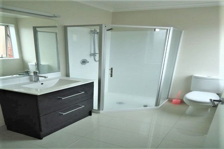 Photo of property in 13 De Havilland Road, Hobsonville, Auckland, 0616