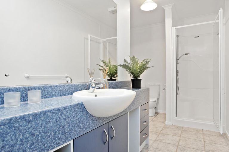 Photo of property in 90e Atkinson Road, Titirangi, Auckland, 0604