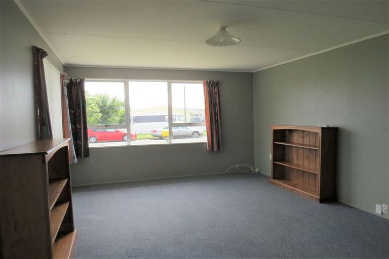 Photo of property in 32 Heather Street, Levin, 5510