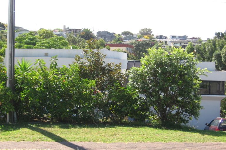 Photo of property in 11 Sandown Road, Rothesay Bay, Auckland, 0630