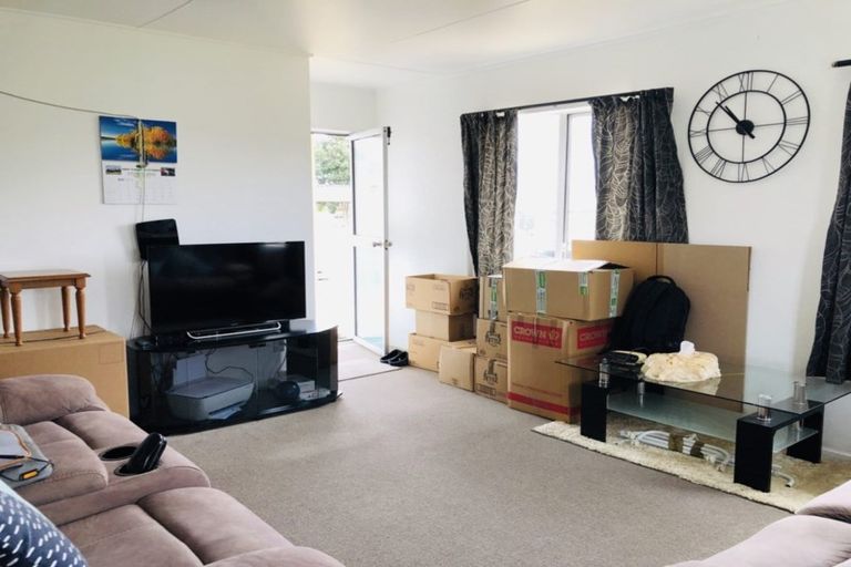 Photo of property in 2 Finlayson Avenue, Clendon Park, Auckland, 2103