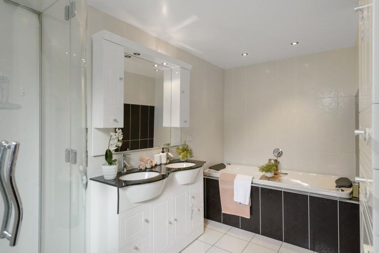 Photo of property in 13a Parau Avenue, Diamond Harbour, 8972