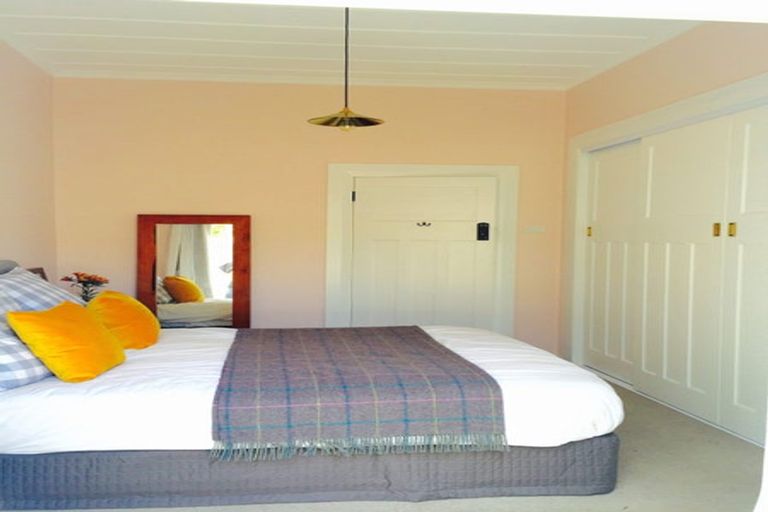 Photo of property in 37 Amohia Street, Paraparaumu, 5032