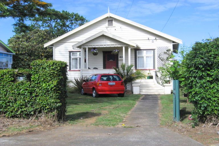Photo of property in 3 Mona Avenue, Mangere Bridge, Auckland, 2022