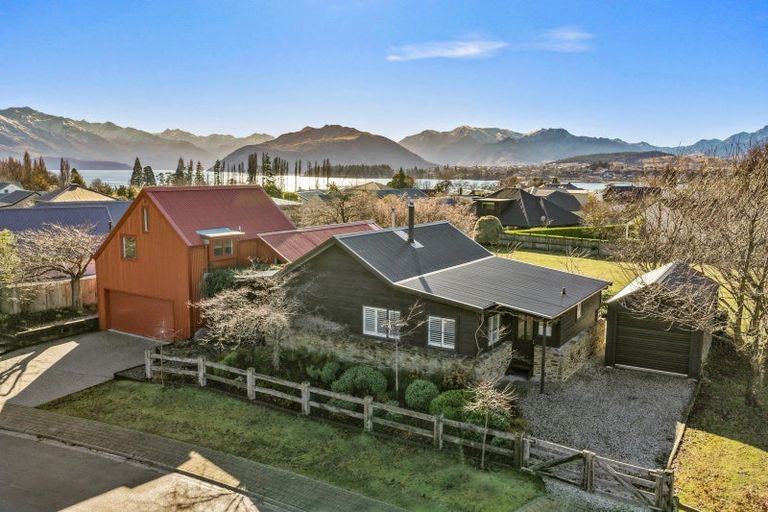Photo of property in 8 Little Oak Common, Wanaka, 9305