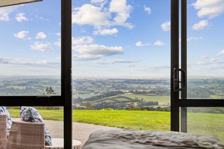 Photo of property in 3 Cranleigh Way, Bombay, 2675