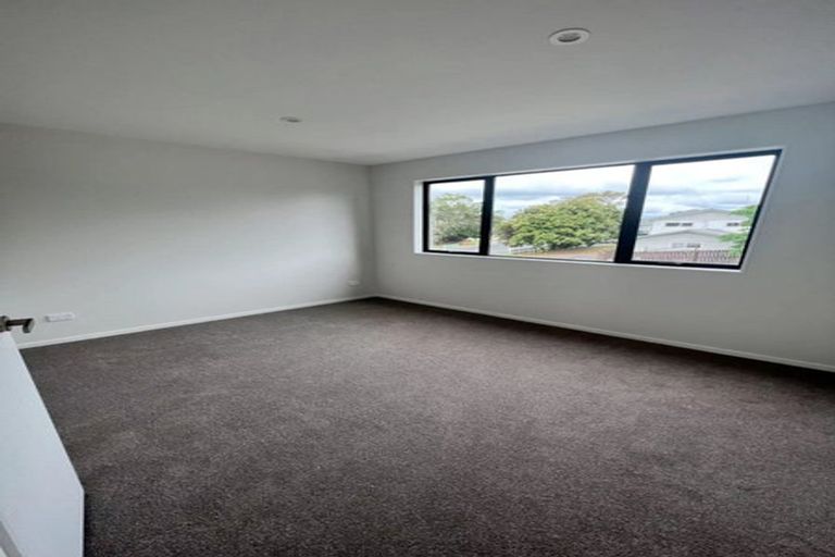 Photo of property in 1a Benchmark Drive, Massey, Auckland, 0614