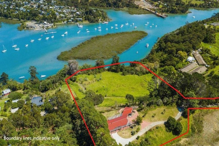 Photo of property in 90 Cedar Terrace, Stanmore Bay, Whangaparaoa, 0932