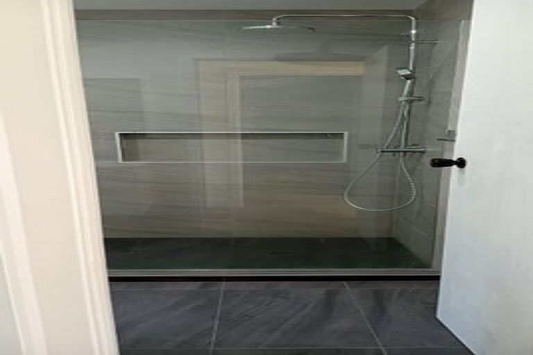 Photo of property in 2/47 Luton Avenue, Sunnyhills, Auckland, 2010