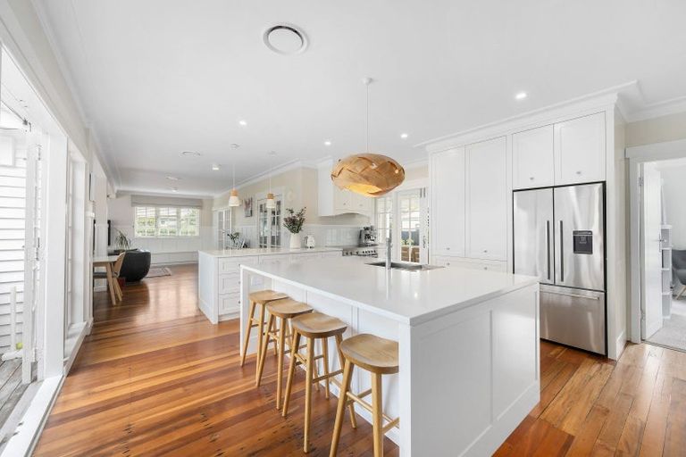 Photo of property in 340 Fergusson Drive, Heretaunga, Upper Hutt, 5018