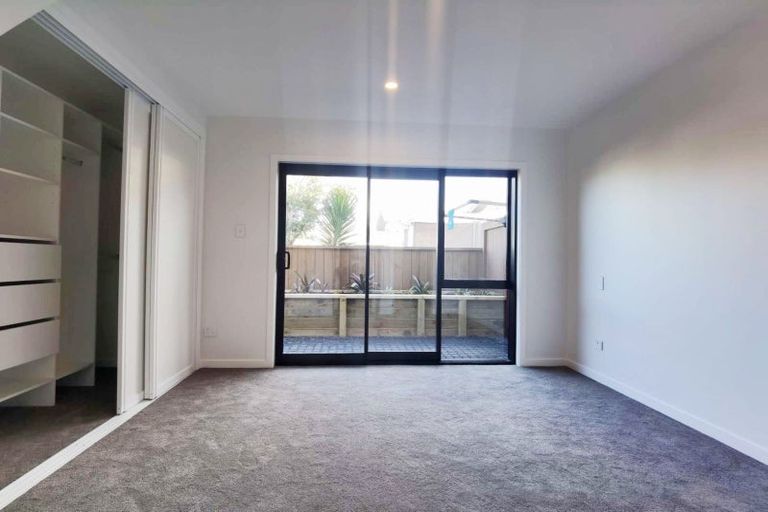 Photo of property in 3 Finesse Lane, Bucklands Beach, Auckland, 2012