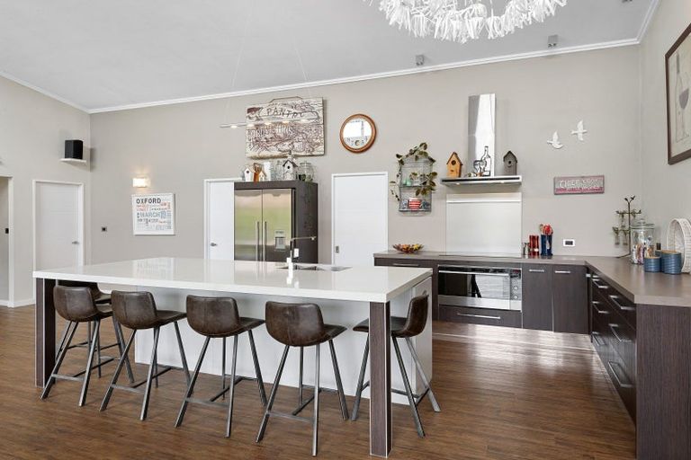 Photo of property in 184 High Street, Oxford, 7430