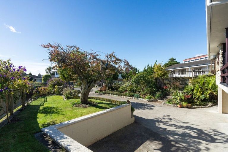 Photo of property in 76 Highbury Drive, Levin, 5510