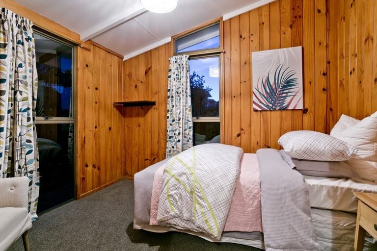 Photo of property in 69 Peach Road, Glenfield, Auckland, 0629