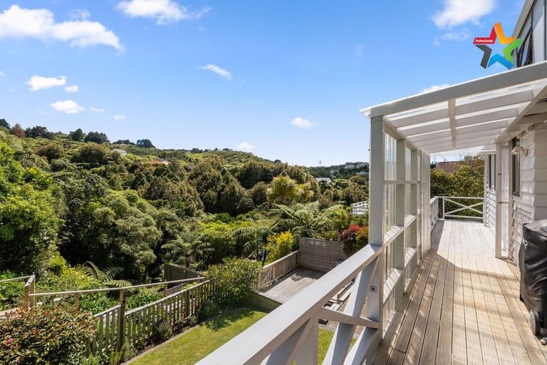 Photo of property in 3a Panorama Grove, Harbour View, Lower Hutt, 5010