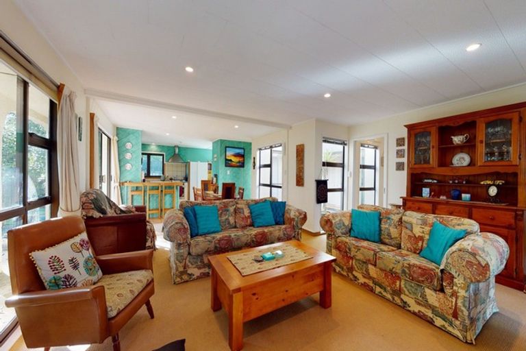 Photo of property in 16 Arataki Grove, Waitarere Beach, Levin, 5510