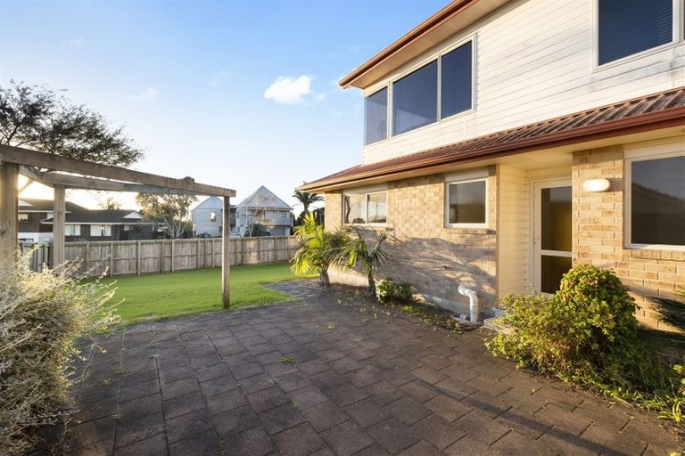 Photo of property in 21 Sheralee Place, Bucklands Beach, Auckland, 2014