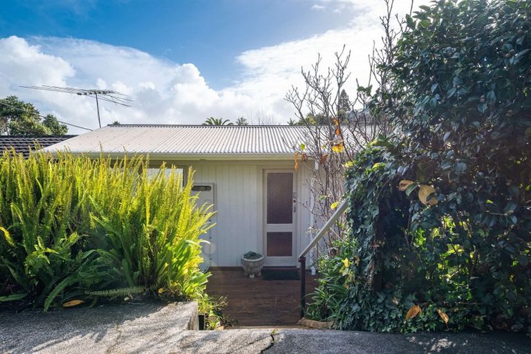 Photo of property in 1/23a Cliff Road, Torbay, Auckland, 0630