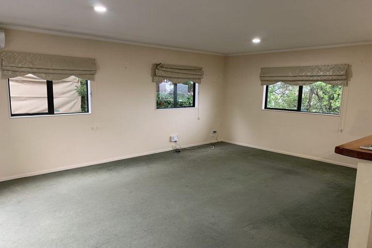 Photo of property in 1/31 Roberts Road, Glenfield, Auckland, 0629