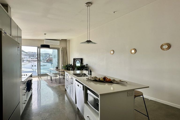 Photo of property in 1/25 Home Street, Mount Victoria, Wellington, 6011