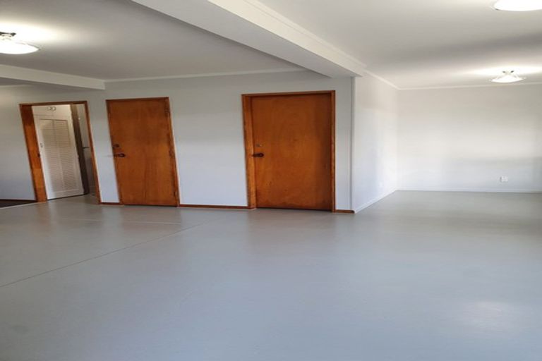 Photo of property in 8 Toporoa View, Ascot Park, Porirua, 5024