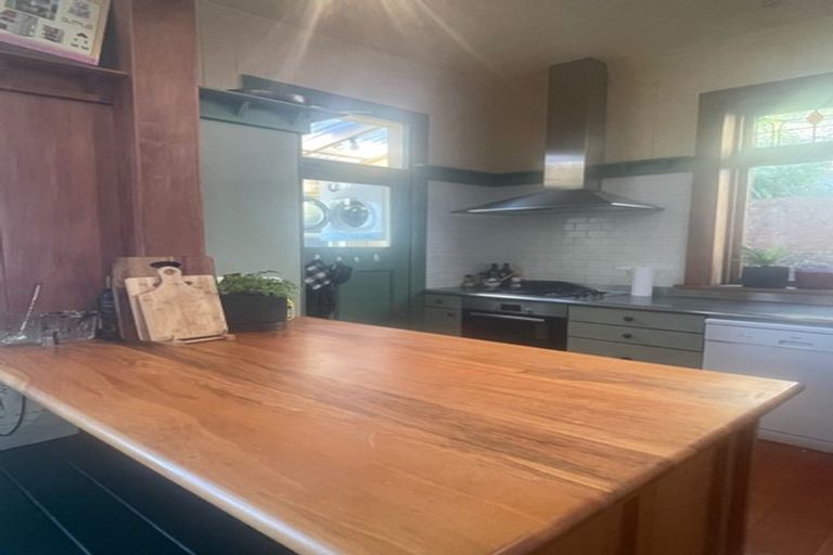 Photo of property in 21 Grafton Road, Roseneath, Wellington, 6011