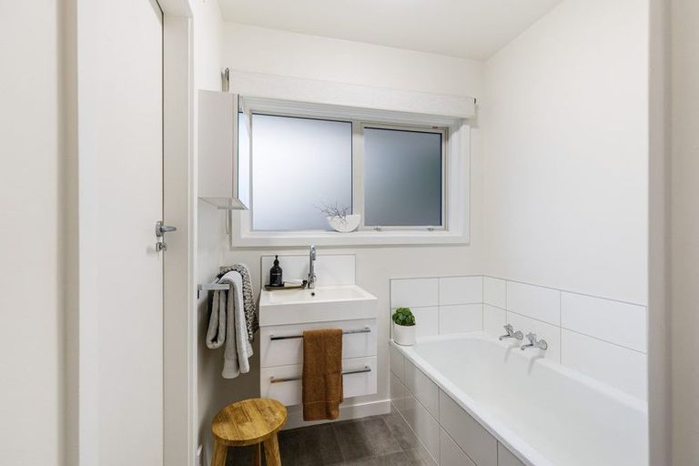 Photo of property in 12 Remuera Avenue, Cashmere, Christchurch, 8022