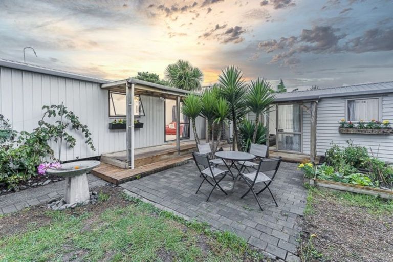 Photo of property in 526a Swanson Road, Ranui, Auckland, 0612