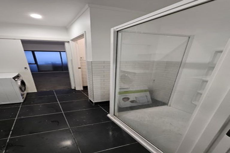 Photo of property in 13 Deanna Drive, West Harbour, Auckland, 0618