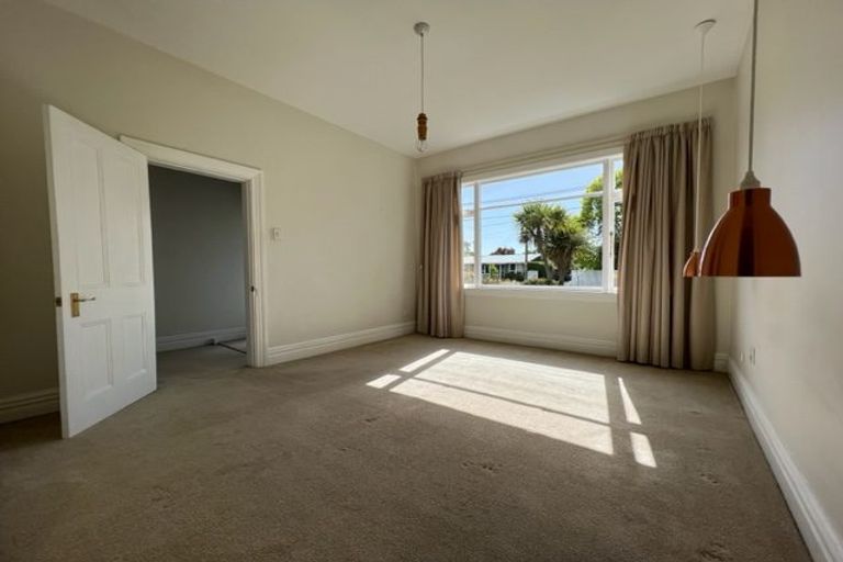 Photo of property in 49 Cleveland Street, Edgeware, Christchurch, 8013