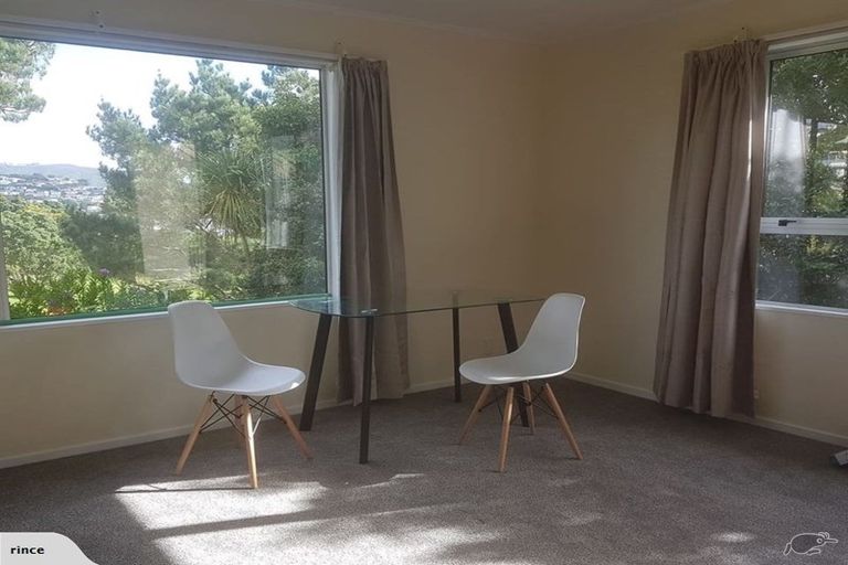 Photo of property in 11a Colchester Crescent, Newlands, Wellington, 6037