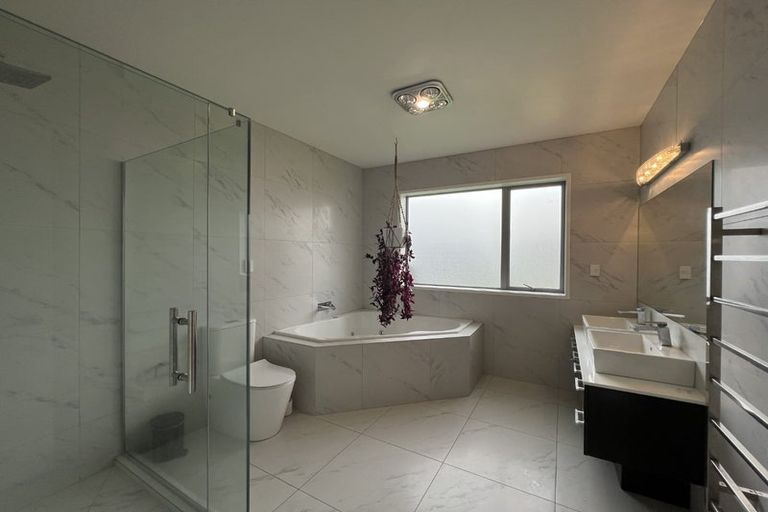 Photo of property in 587 Great South Road, Rosehill, Papakura, 2113