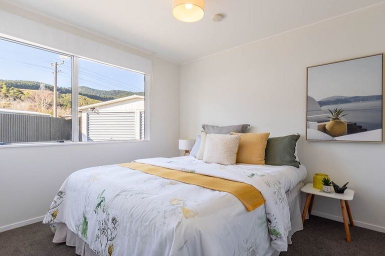 Photo of property in 5 Hookway Grove, Paraparaumu, 5032