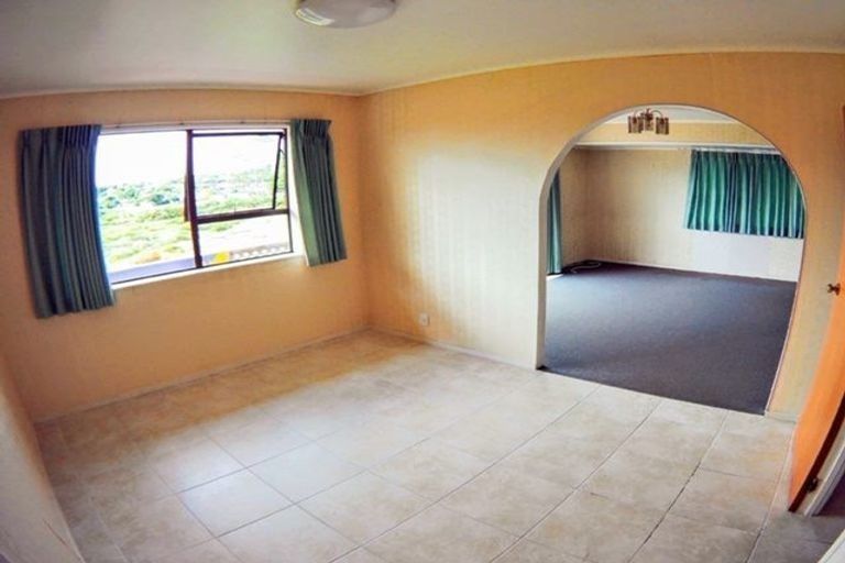 Photo of property in 2/52 Galloway Crescent, Farm Cove, Auckland, 2012