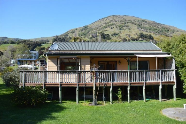 Photo of property in 68 Lukes Road, Little Akaloa, 7583