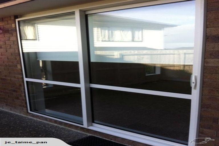 Photo of property in 40 Corricvale Way, Northcross, Auckland, 0630