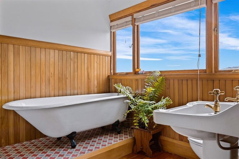 Photo of property in 18 Merlewood Avenue, Cashmere, Christchurch, 8022