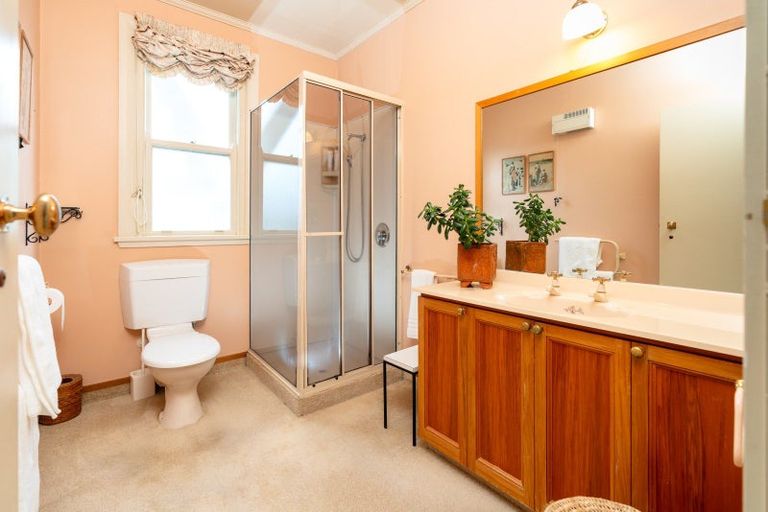Photo of property in 2/15 Upland Road, Kelburn, Wellington, 6012