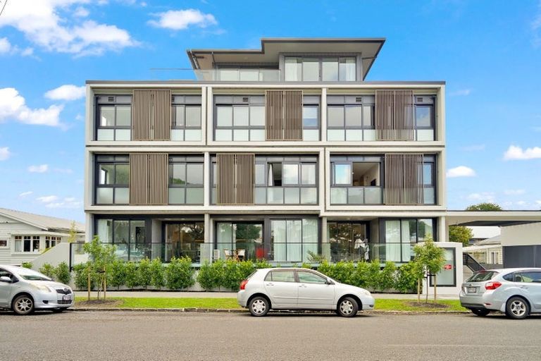 Photo of property in 205/9 Walmer Road, Point Chevalier, Auckland, 1022