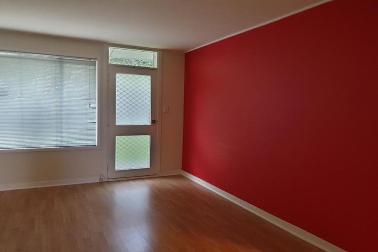 Photo of property in 2/35 Mana Esplanade, Paremata, Porirua, 5026