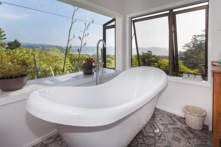 Photo of property in 285 Preeces Point Road, Preece Point, Coromandel, 3506