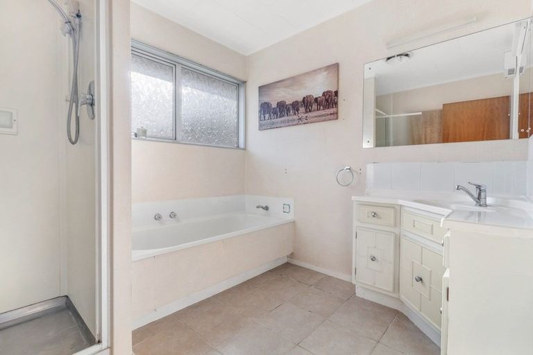 Photo of property in 11 Endeavour Avenue, Welcome Bay, Tauranga, 3112