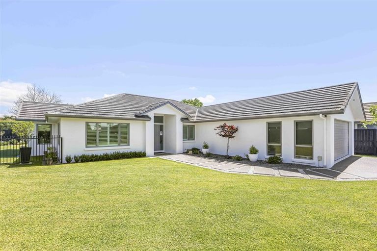 Photo of property in 15 Amokura Crescent, Flagstaff, Hamilton, 3210