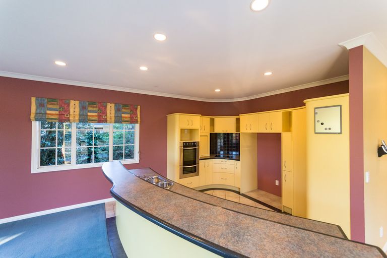 Photo of property in 11 The Oaks, Awapuni, Palmerston North, 4412