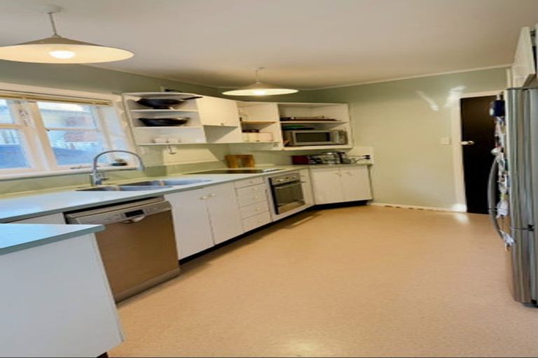 Photo of property in 11a Baroda Street, Khandallah, Wellington, 6035