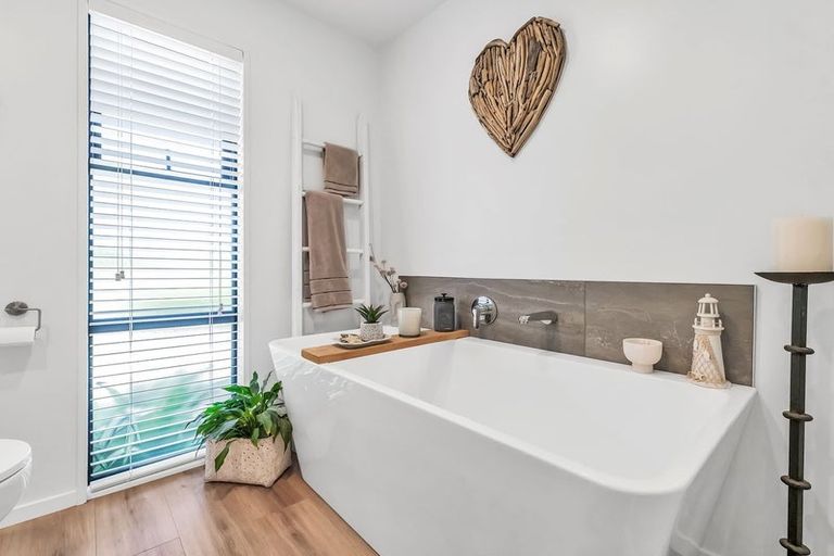 Photo of property in 17 Burrow Street, Rolleston, 7614