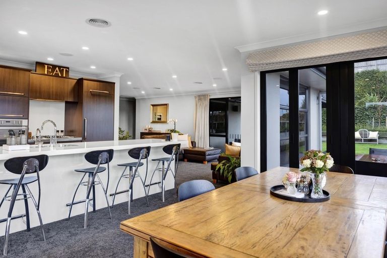 Photo of property in 4 Manukaka Heights, Hurdon, New Plymouth, 4310