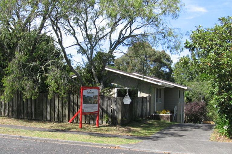 Photo of property in 15 Wilkinson Way, Browns Bay, Auckland, 0630