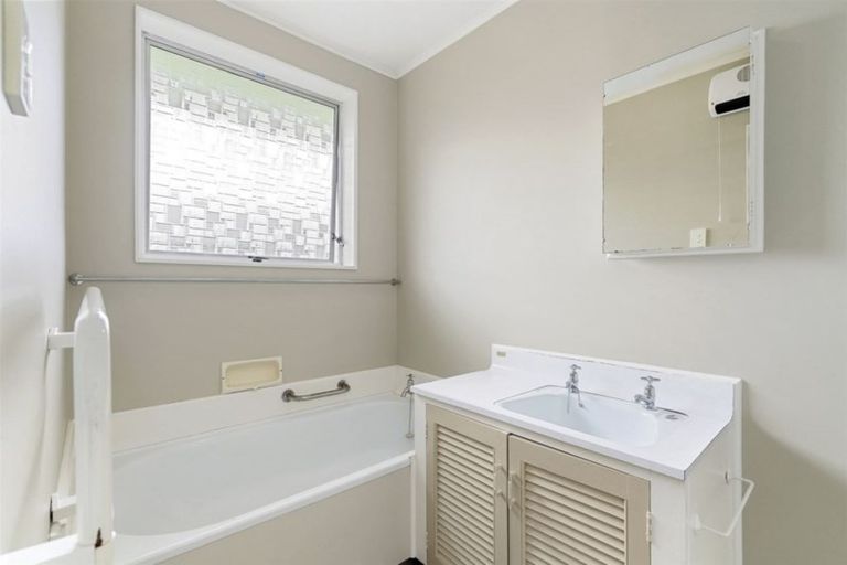 Photo of property in 2/76 Grants Road, Papanui, Christchurch, 8053