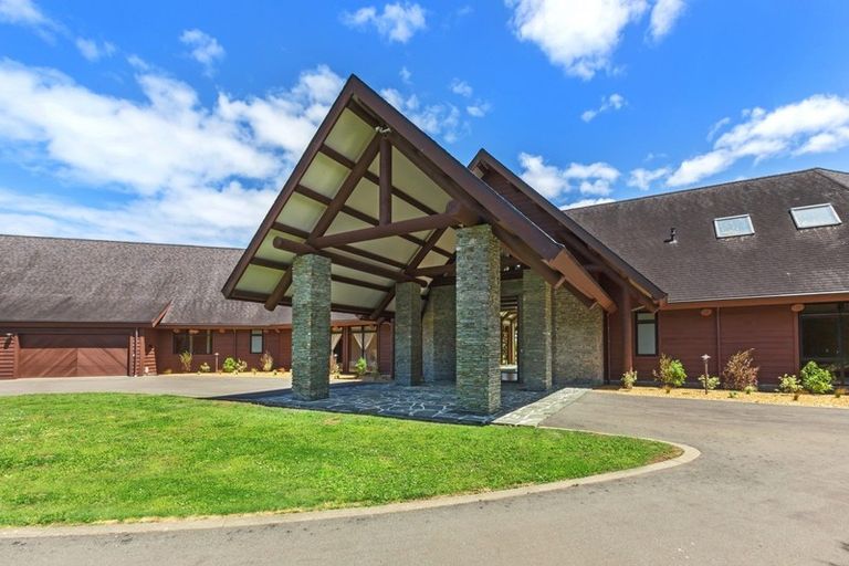 Photo of property in 132 Milne Drive, Paraparaumu, 5032